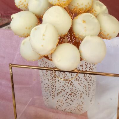 CA120   Cakepops λευκά με χρυσό ΚΑΣ ΚΑΣ