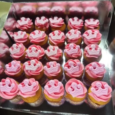 CU112  Cupcakes με θέμα την κορώνα
