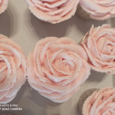 CU153  Cupcakes τριαντάφυλλα