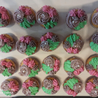 CU108   Cupcakes με buttercream frosting