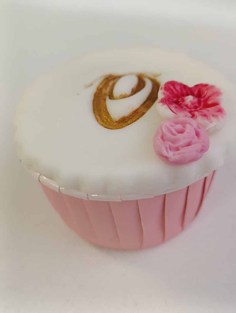 Cupcakes βάπτισης με γεύση βανίλια,